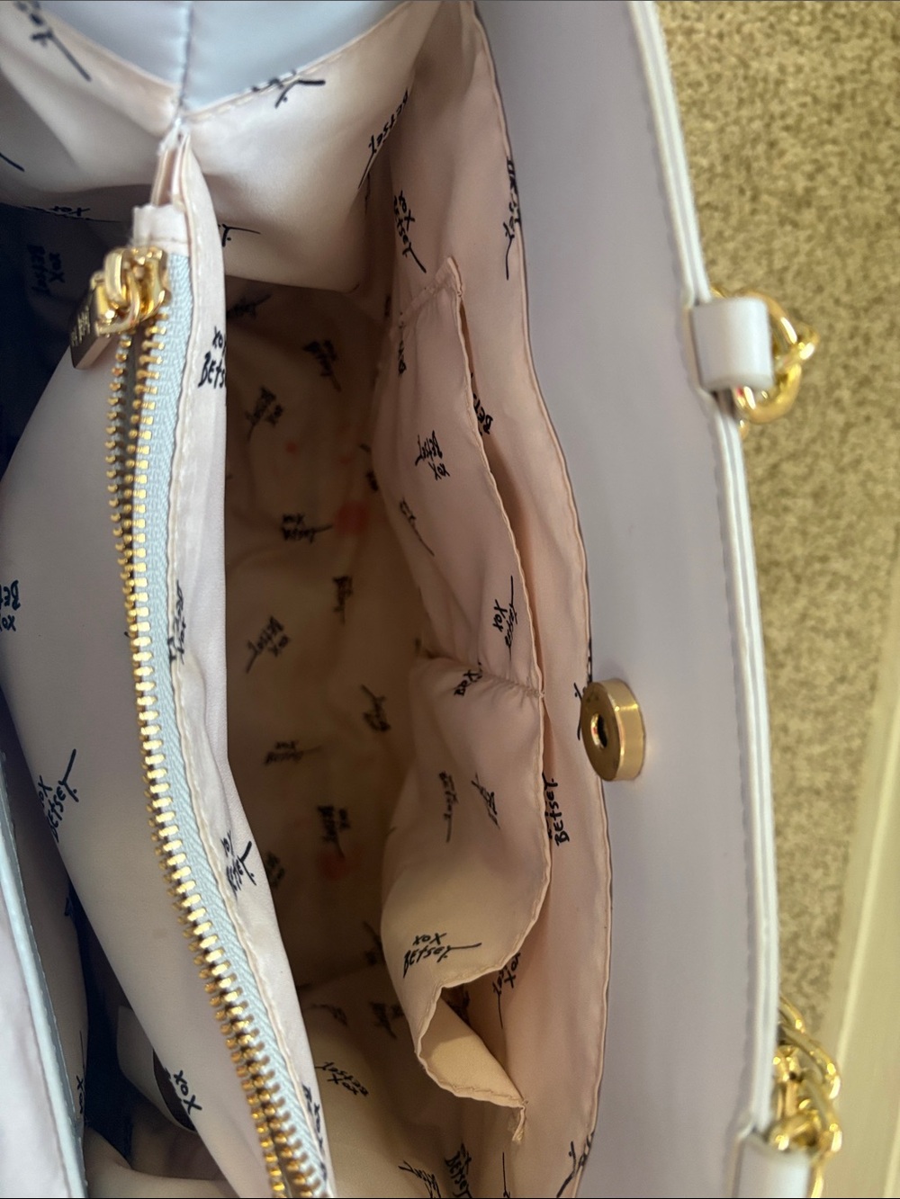 Betsey Johnson Light Blue Floral Shoulder Bag with Pastel Hot Air Balloon Charm - Picture 8 of 8